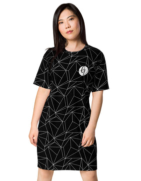 Black and white abstract T-shirt dress